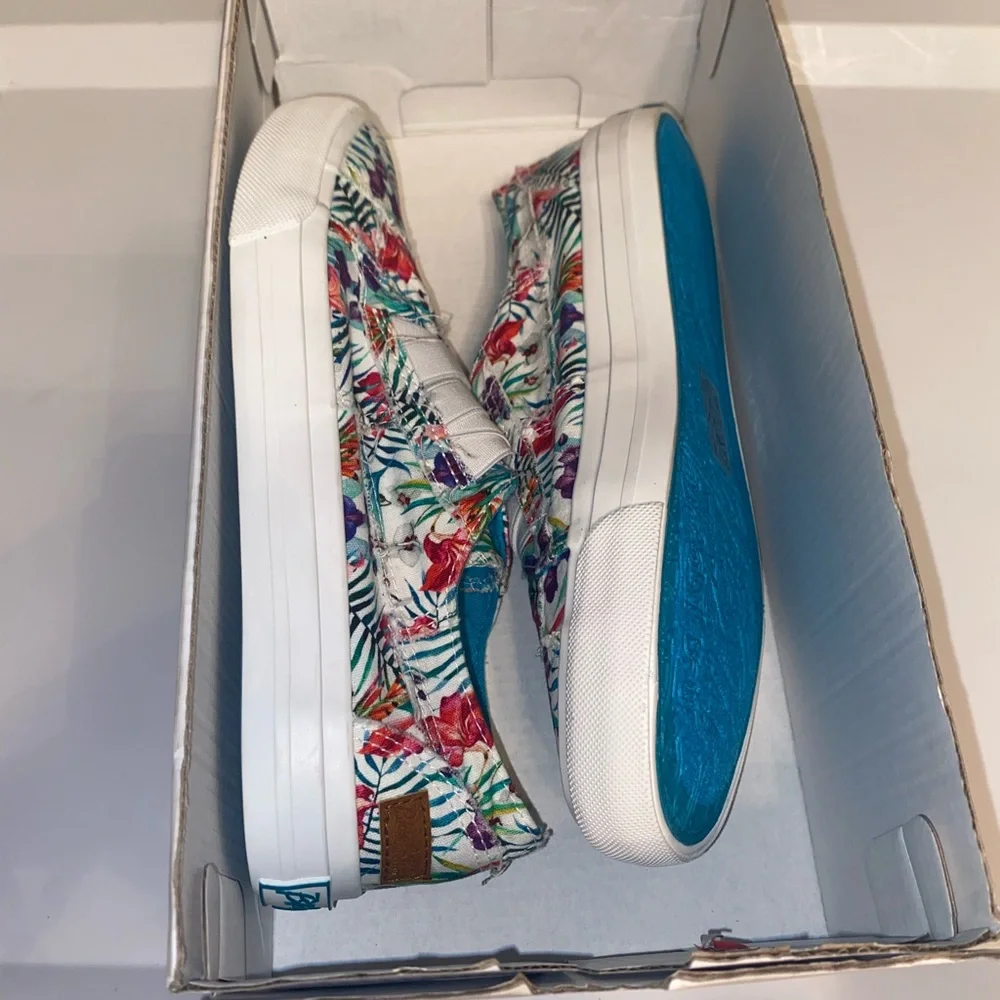 NIB Blowfish Canvas Slip On Hibiscus 6 - Picture 8 of 10